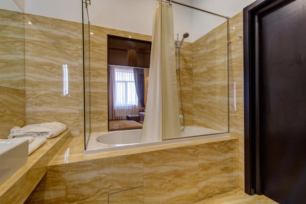 Khan-Chinar Hotel Dniepropietrowsk Zewnętrze zdjęcie