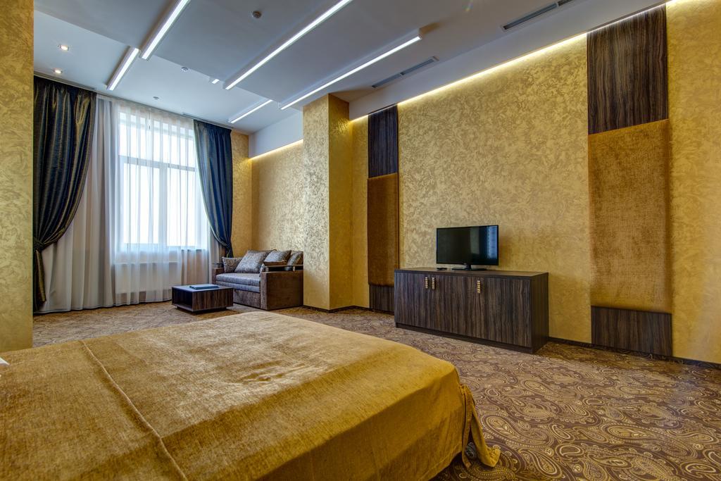Khan-Chinar Hotel Dniepropietrowsk Zewnętrze zdjęcie