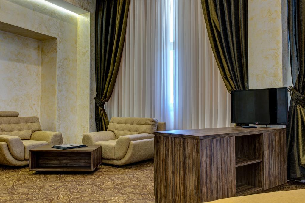 Khan-Chinar Hotel Dniepropietrowsk Zewnętrze zdjęcie