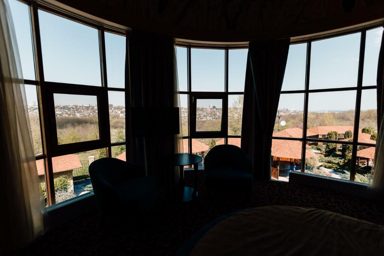 Khan-Chinar Hotel Dniepropietrowsk Zewnętrze zdjęcie