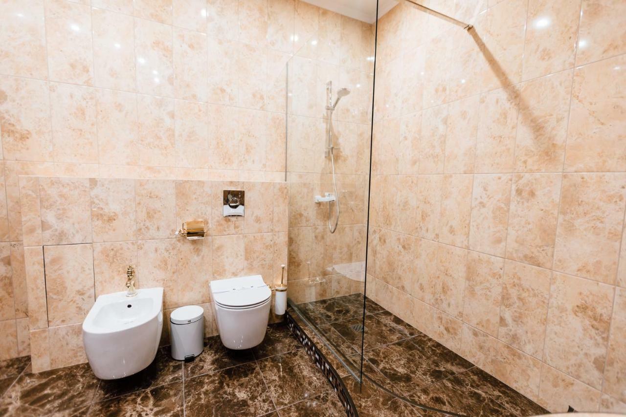 Khan-Chinar Hotel Dniepropietrowsk Zewnętrze zdjęcie