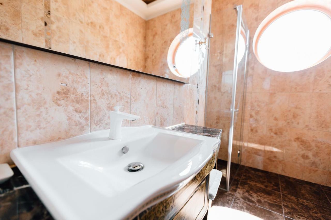 Khan-Chinar Hotel Dniepropietrowsk Zewnętrze zdjęcie