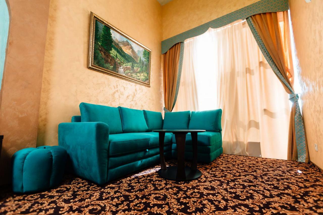 Khan-Chinar Hotel Dniepropietrowsk Zewnętrze zdjęcie