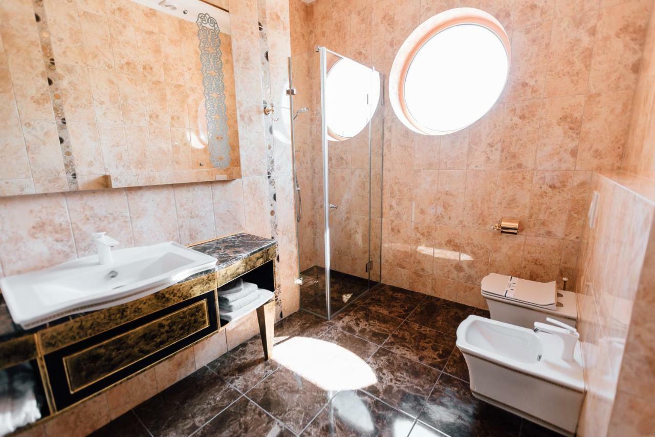 Khan-Chinar Hotel Dniepropietrowsk Zewnętrze zdjęcie