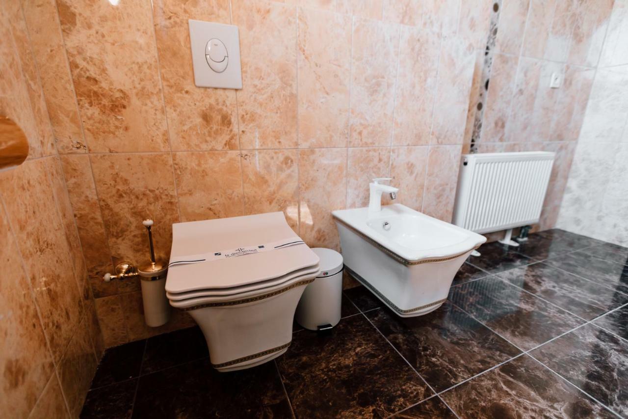 Khan-Chinar Hotel Dniepropietrowsk Zewnętrze zdjęcie