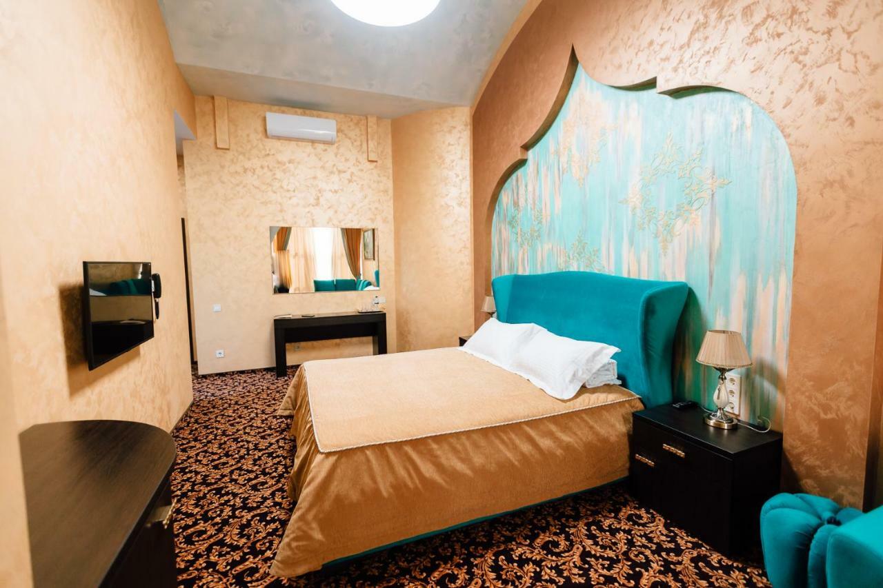 Khan-Chinar Hotel Dniepropietrowsk Zewnętrze zdjęcie