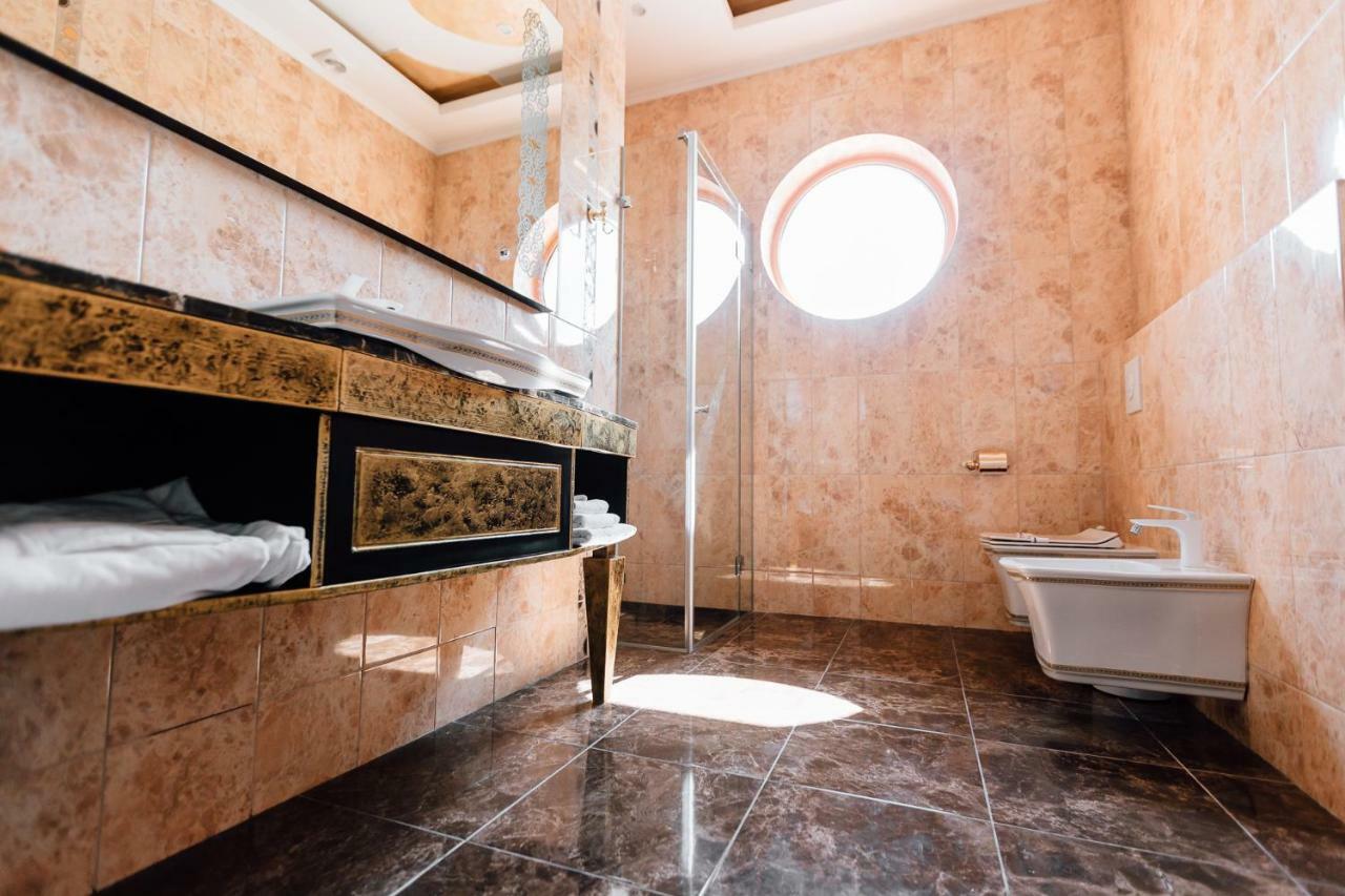 Khan-Chinar Hotel Dniepropietrowsk Zewnętrze zdjęcie
